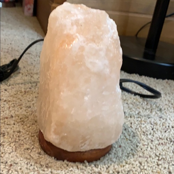 Salt lamp - Picture 2 of 3